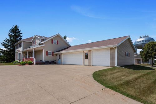 1702-947 Broadmoore Drive, Hartford, WI, 53027 | Card Image