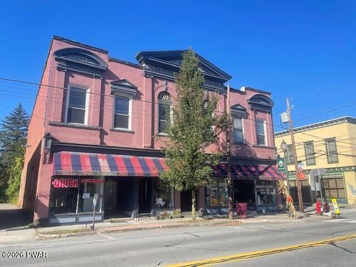 210 Main Ave, Hawley, PA, 18428-1328 | Card Image