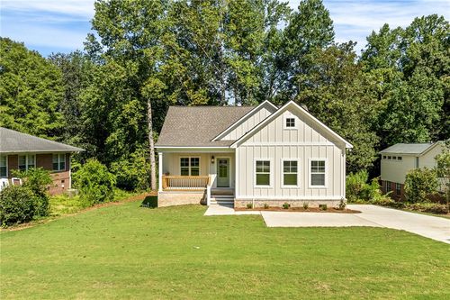 902 Lakeshore Ave, OPELIKA, AL, 36801-3862 | Card Image