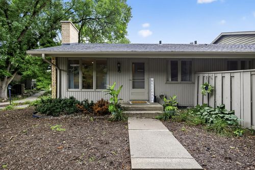 44 Walden St, Burnsville, MN, 55337-3653 | Card Image