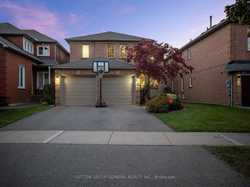 36 Oakhurst Dr, Thornhill, ON, L4J7V3 | Card Image
