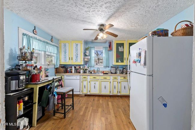 104 Maple St, House other with 5 bedrooms, 3 bathrooms and null parking in Glade Spring VA | Image 7