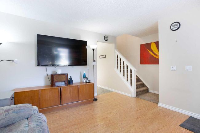 647 Whiteridge Way Ne, Home with 5 bedrooms, 2 bathrooms and 2 parking in Calgary AB | Image 5