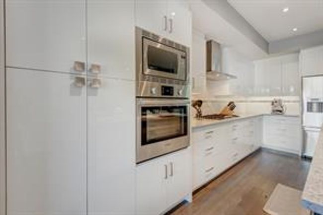4004 2 St Nw, Home with 4 bedrooms, 3 bathrooms and 2 parking in Calgary AB | Image 6