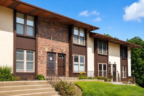 15-15 Eucalyptus Ct, Selden, NY, 11784-3918 | Card Image