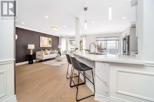 400 Patterson Dr, Milton, ON, L9T5N4 | Card Image
