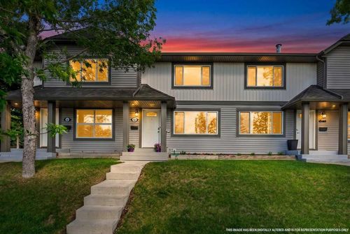 538 Woodbine Blvd Sw, Calgary, AB, T2W4Z9 | Card Image