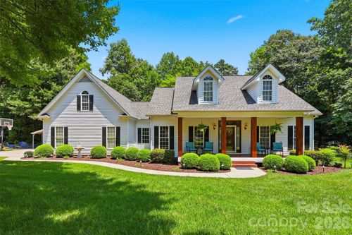 2230 Wedgewood Dr, Matthews, NC, 28104-9251 | Card Image