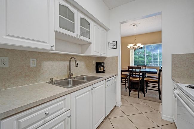 APT-203 - 7085 Nova Dr, Condo with 3 bedrooms, 2 bathrooms and null parking in Davie FL | Image 11