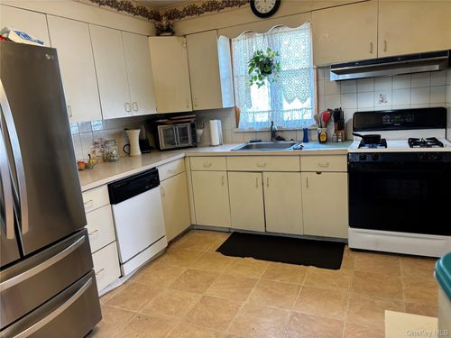 90 S Madison Ave, Spring Valley, NY, 10977-5488 | Card Image