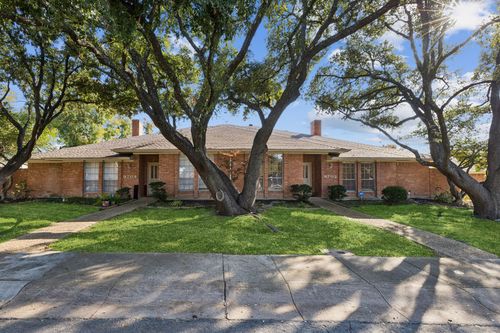 9702 Summerhill Ln, Dallas, TX, 75238-1044 | Card Image