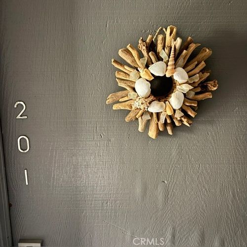 201-16962 Pacific Coast Hwy, Huntington Beach, CA, 92649-4118 | Card Image