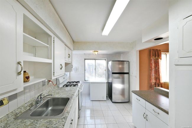 5 Weymouth St, House other with 4 bedrooms, 2 bathrooms and null parking in Dix Hills NY | Image 7