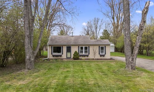 1816 June Ave, Rochester Hills, MI, 48309-4203 | Card Image