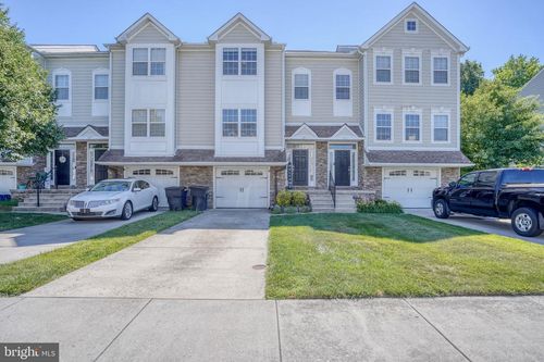 225 Thornton St, DOVER, DE, 19901-8824 | Card Image