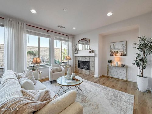 6838 Simmons Way, Moorpark, CA, 93021-5062 | Card Image