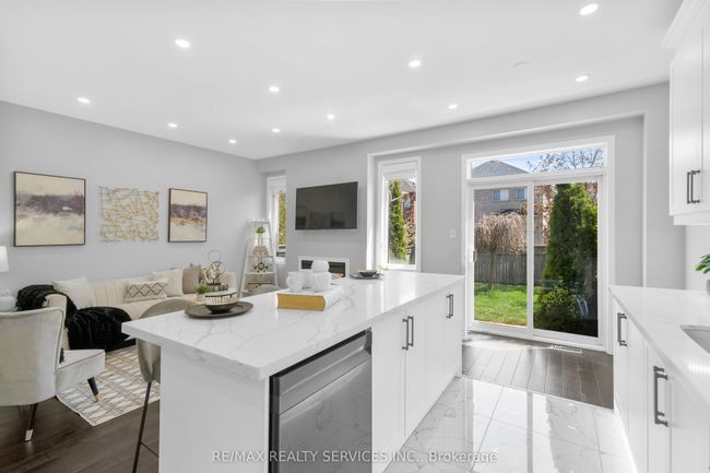 31 Sedgeway Hts, House attached with 3 bedrooms, 4 bathrooms and 3 parking in Vaughan ON | Image 13