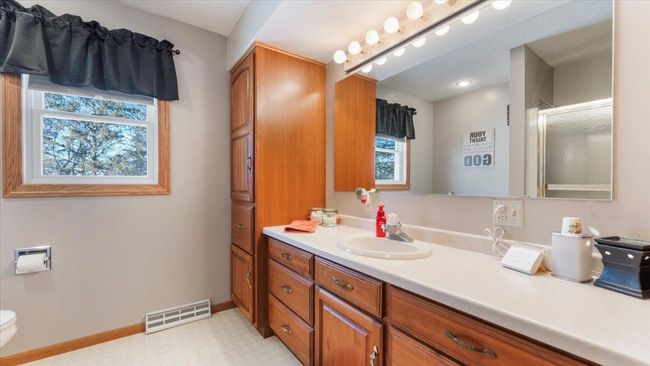 Upper level full bath | Image 53