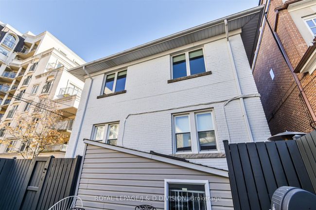 MAIN - 16 Farnham Ave, House other with 3 bedrooms, 2 bathrooms and 1 parking in Toronto ON | Image 24