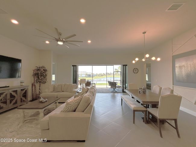 410 Se Vallarta Dr, House other with 3 bedrooms, 3 bathrooms and null parking in Port St. Lucie FL | Image 20