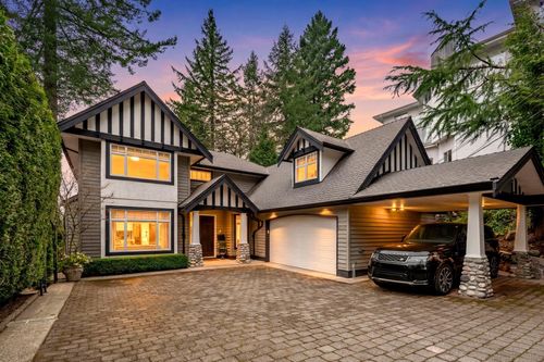 4081 Woodbury Ave, North Vancouver, BC, V7N3N4 | Card Image