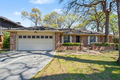 5603 Louise Way Dr, Arlington, TX, 76017-4706 | Card Image