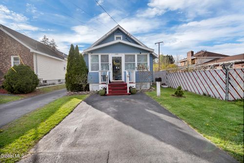 2093 Oaklawn Ave, Rotterdam, NY, 12306-4332 | Card Image