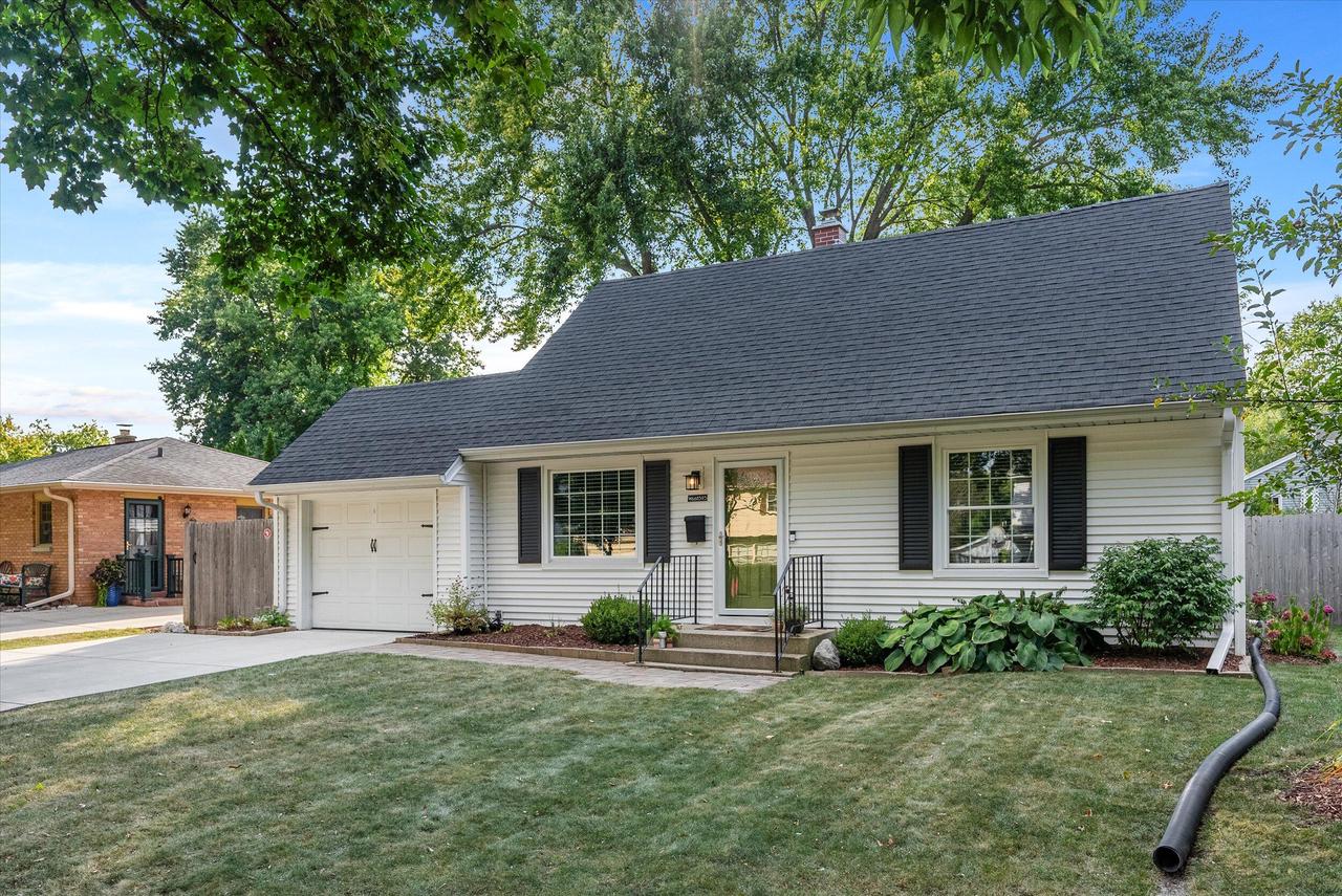 Kennedy Ave, Cedarburg, WI 53012