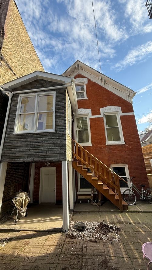 ch-2037 N Damen Ave, Chicago, IL, 60647-9140 | Card Image