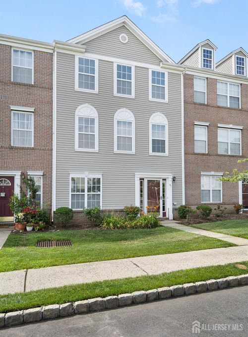 95 Woodlake Dr, Parlin, NJ, 08859-3165 | Card Image