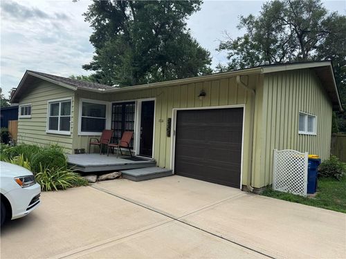 5807 W 75th Ter, Prairie Village, KS, 66208-4521 | Card Image