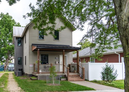 921 5th Ave S, La Crosse, WI, 54601 | Card Image