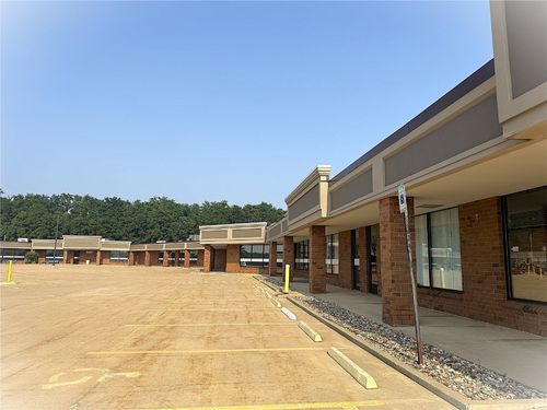 b-3281 Armar Dr, Marion, IA, 52302-4748 | Card Image