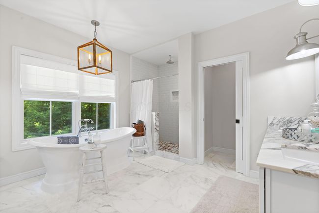Primary bath | Image 33