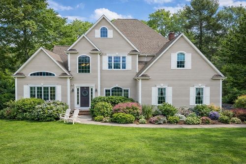 10 Anna Way, Norton, MA, 02766-1152 | Card Image