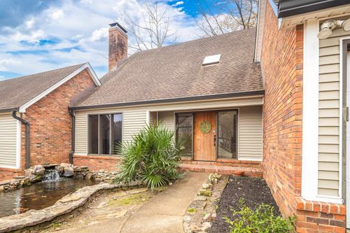 1833 New Riverdale Rd, Germantown, TN, 38138-2603 | Card Image