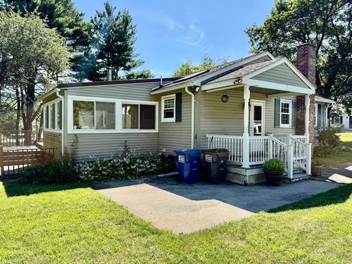 1 Anna St, Ware, MA, 01082-9302 | Card Image