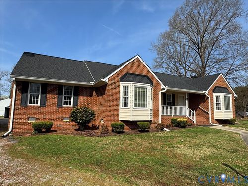 8324 Franklin Ln, Mechanicsville, VA, 23111-1818 | Card Image