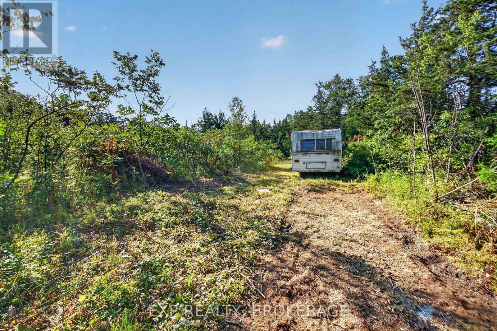 Land in Frontenac (Frontenac South)