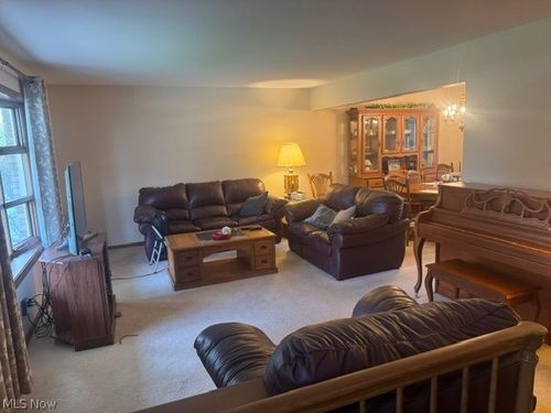 525 Brookpark, Canfield, OH, 44406 | Card Image