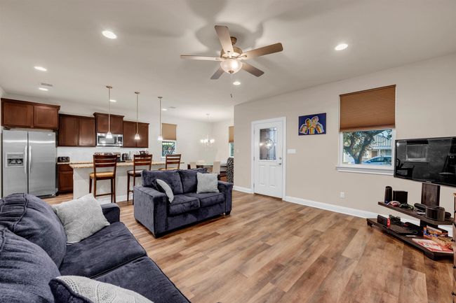 904 Central Blvd, House other with 3 bedrooms, 2 bathrooms and null parking in Bertram TX | Image 7