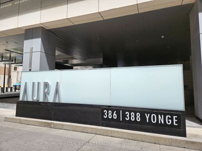 4604 - 386 Yonge St, Condo with 2 bedrooms, 2 bathrooms and 1 parking in Toronto ON | Image 2