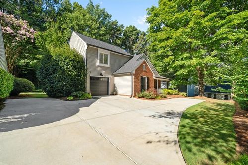 409 Roswell Green Ln, Roswell, GA, 30075-2465 | Card Image