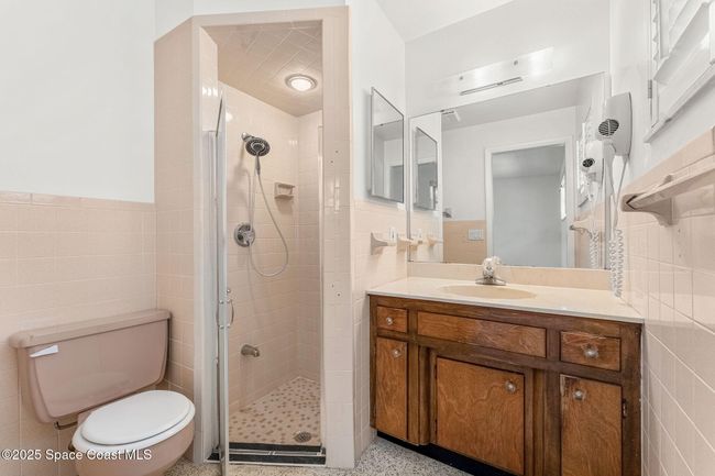 Primary Bathroom | Image 17