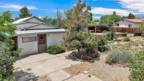 121 Cruz Alta Rd, Taos, NM, 87571-6279 | Card Image
