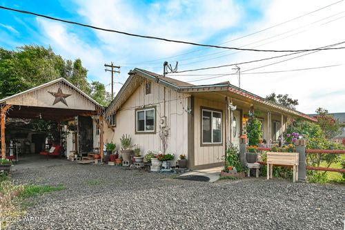 60 Cowiche City Rd, Cowiche, WA, 98923-9601 | Card Image