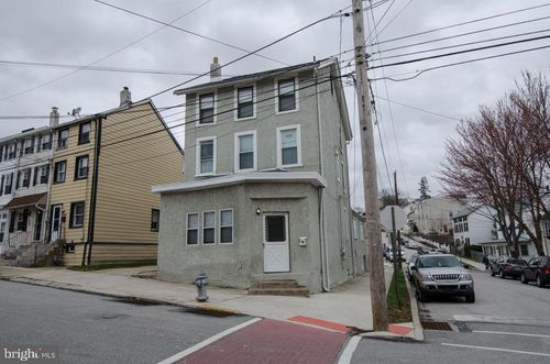 1st-200 Ford St, W Cnshohocken, PA, 19428-2918 | Card Image