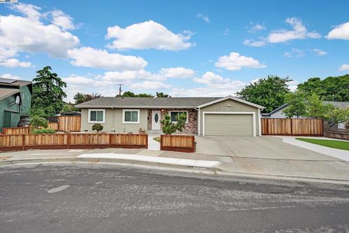 7845 Ironwood Dr, Dublin, CA, 94568-1920 | Card Image