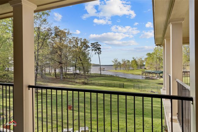 Unbeatable lake views. | Image 37