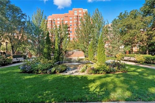 4950 Central #302 Street, Kansas City, MO, 64112 | Card Image